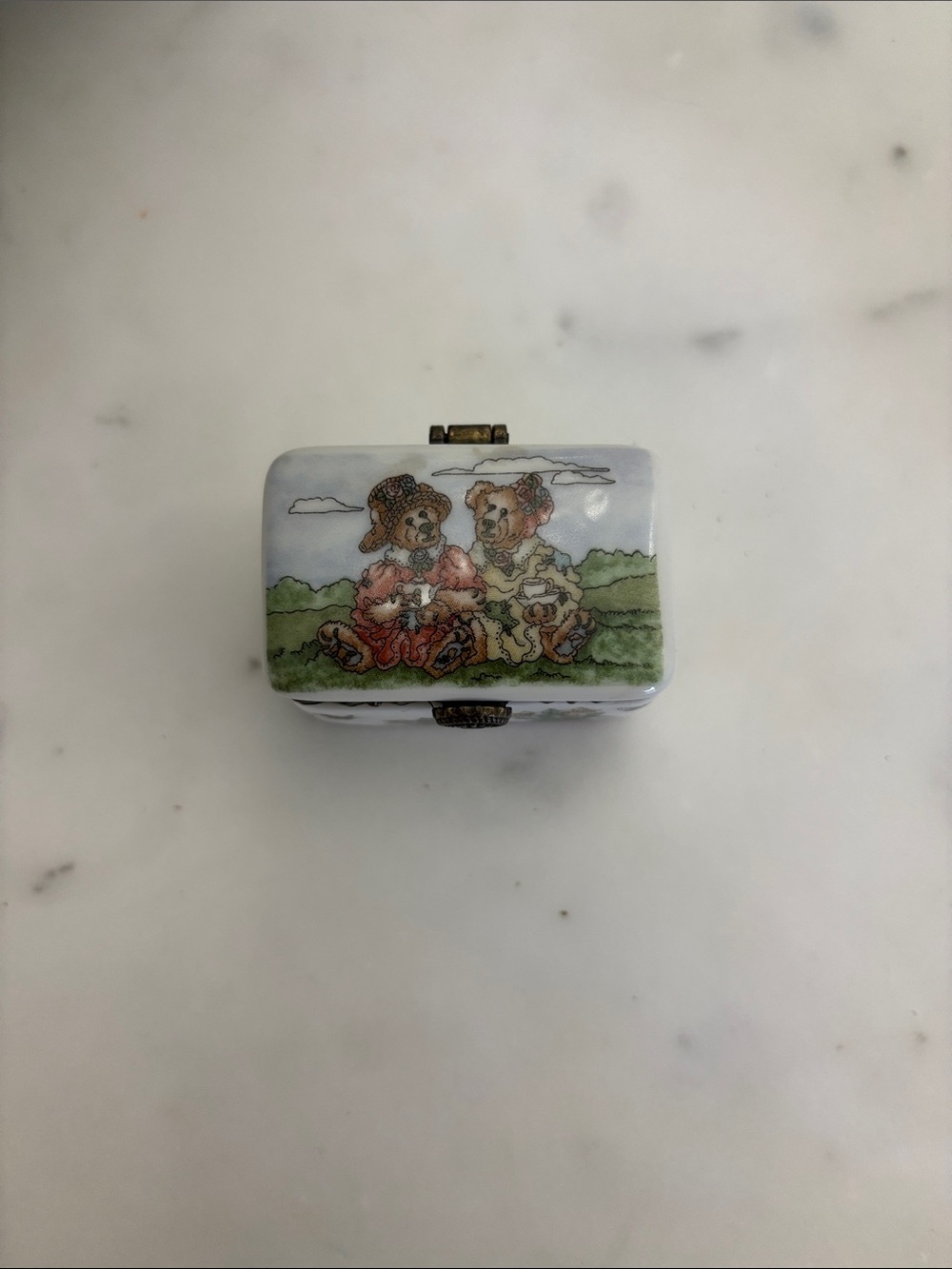 Vintage Boyd’s Friends Forever Bear Trinket Box